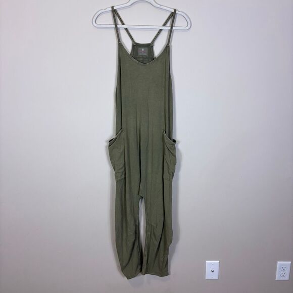 Free People Movement Green Sleeveless Athletic Jumpsuit Size Small - Picture 1 of 9